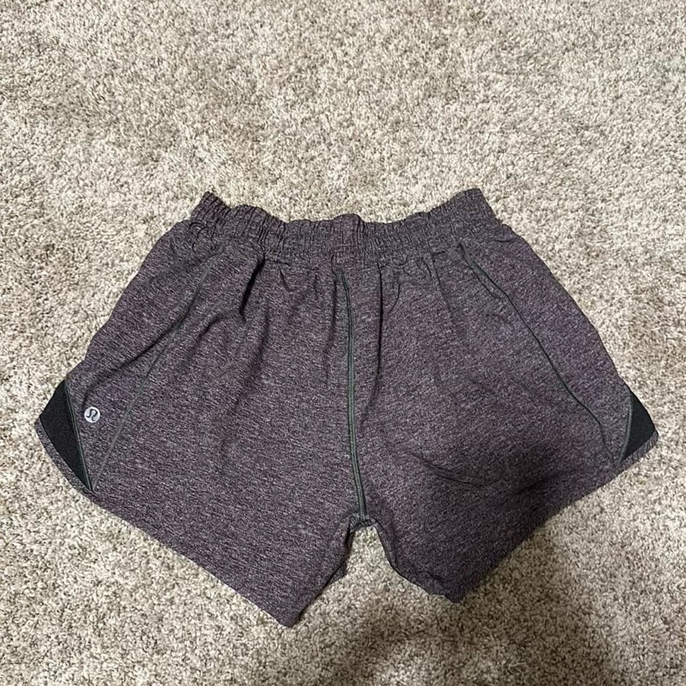 Lululemon Hotty Hot Low Rise Lined Short 4”